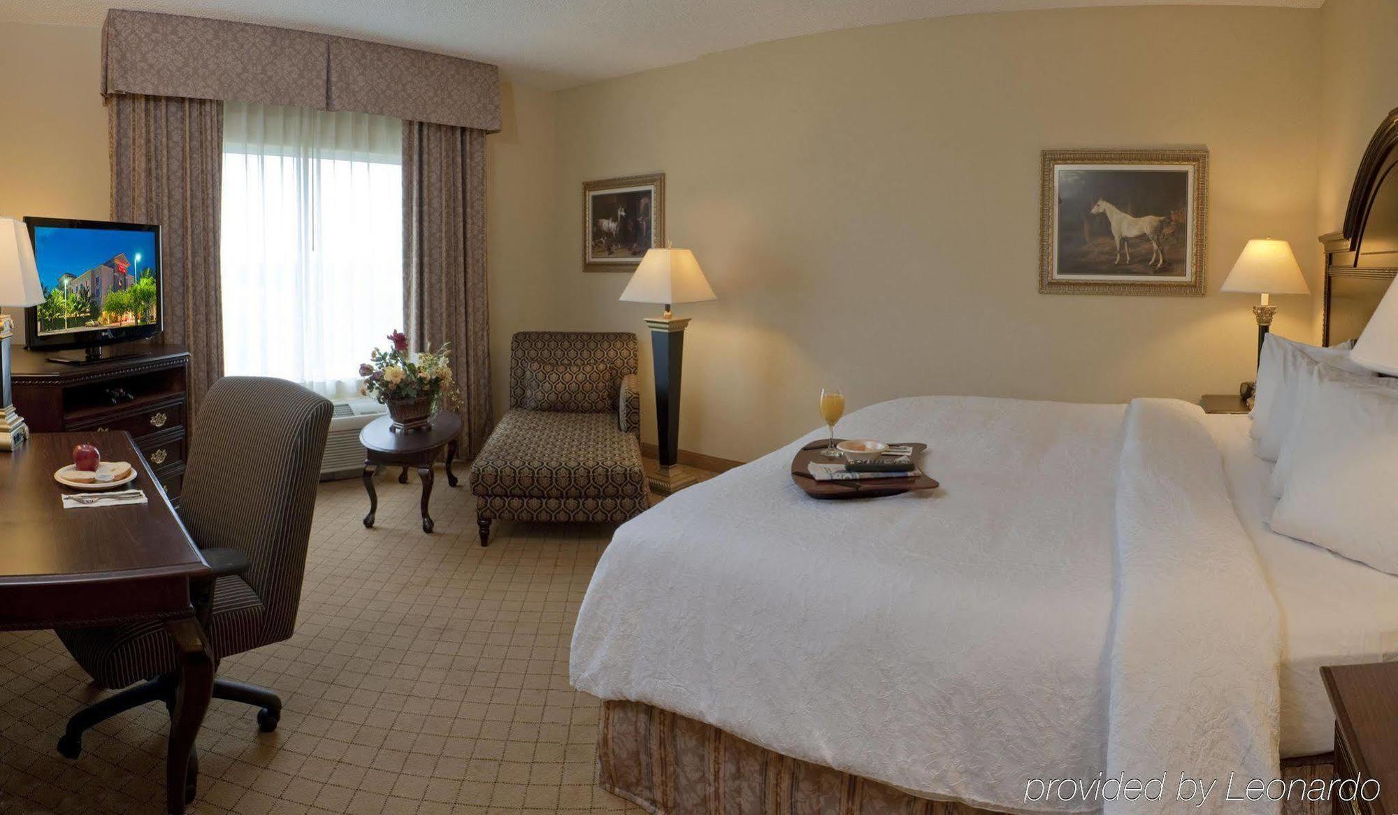Hampton Inn & Suites Wellington Royal Palm Beach Room photo